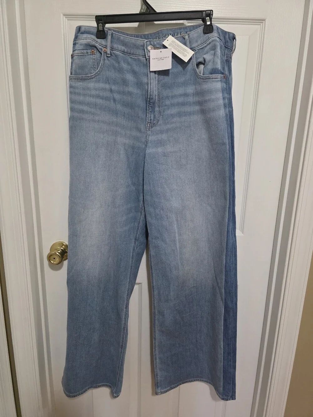 American Eagle Outfitters Light Wash Wide-Leg Jeans High Rise